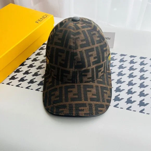 Fendi's new original single and double F jacquard baseball cap - Picture 2 of 7